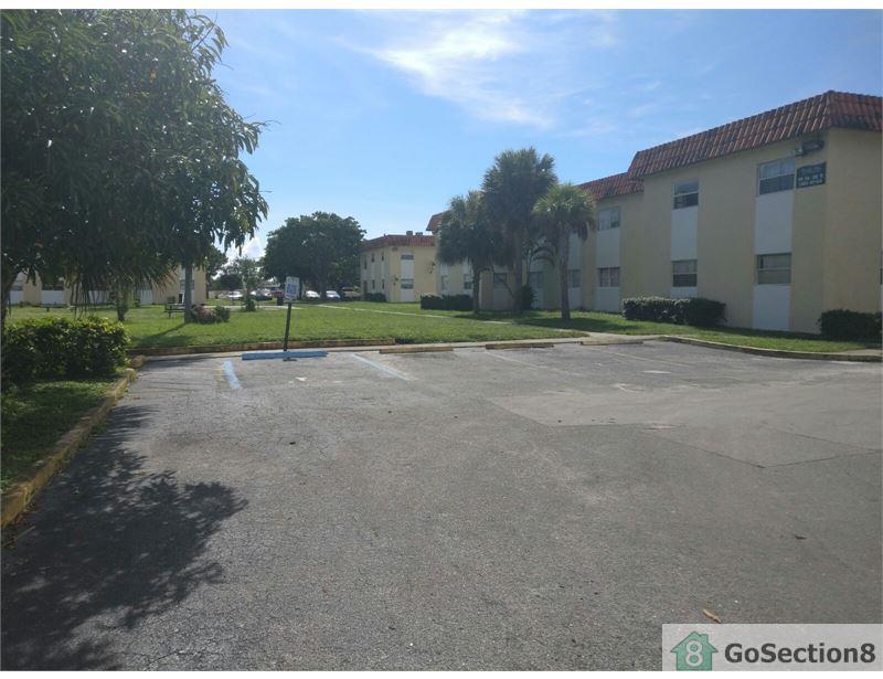 Two Bedroom Apartment on South Dixie Hwy 